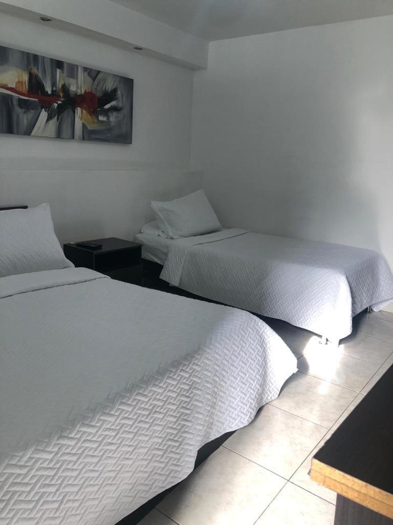 New Memphis Hostal Medellin Exterior photo
