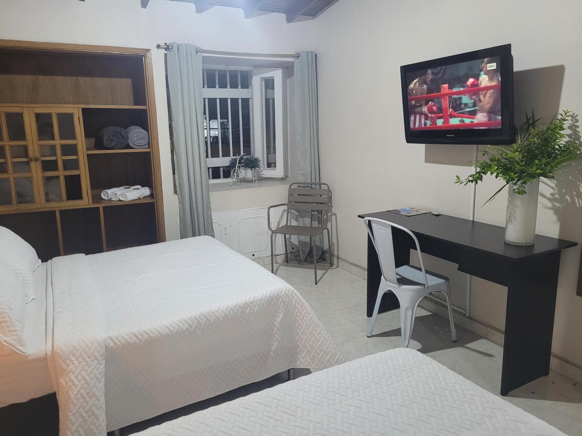 New Memphis Hostal Medellin Exterior photo